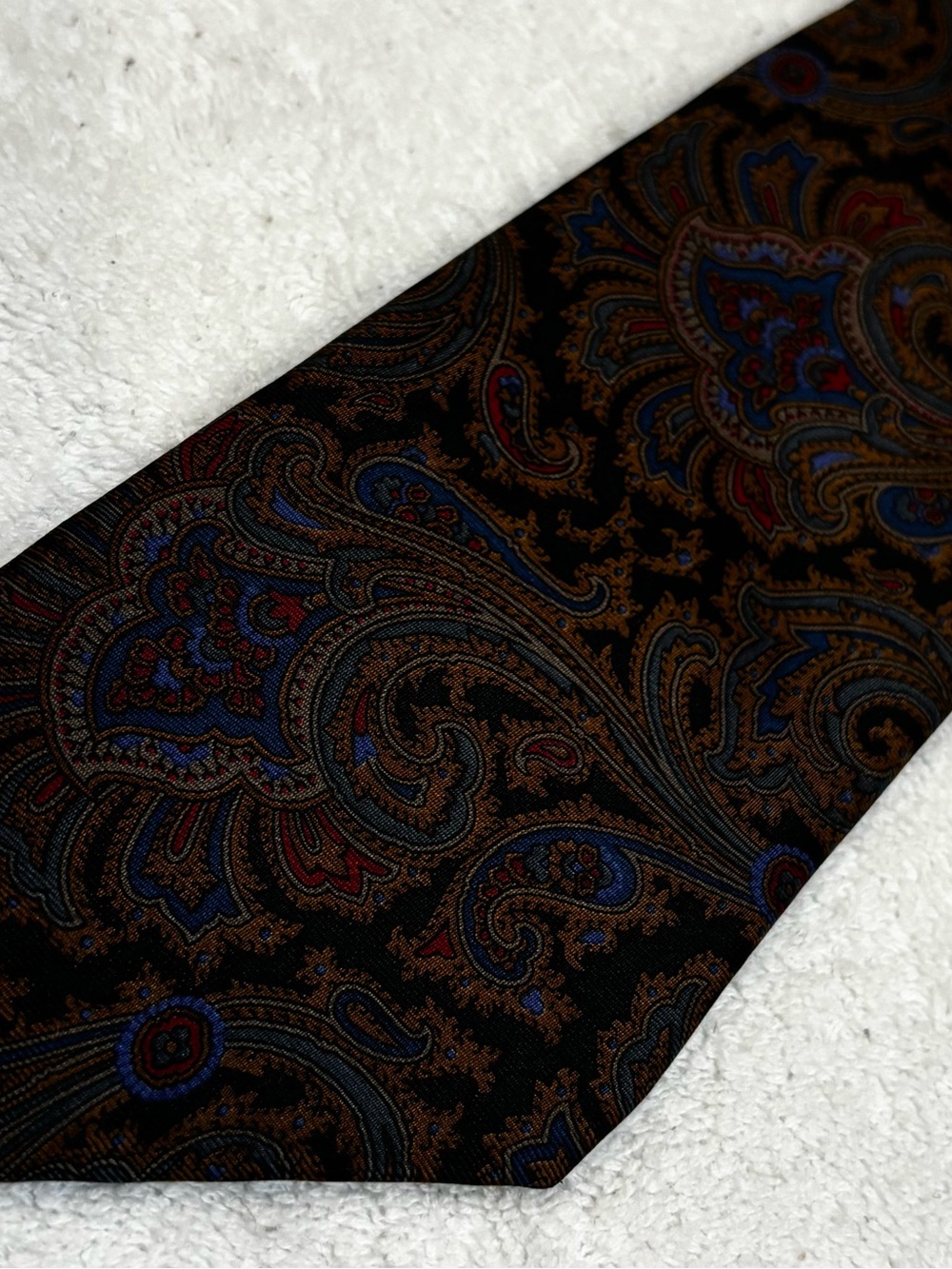Classic Paisley Men's Tie in Black and Brown